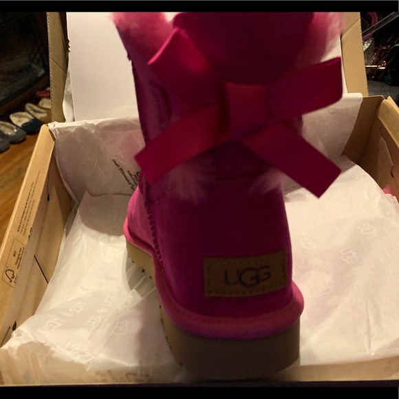 Pink Uggs - Picture 6 of 8